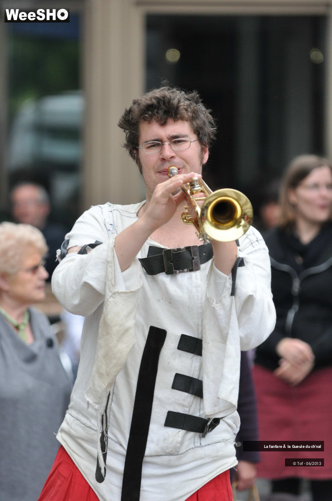 33/56 photos du spectacle La fanfare à la Gueule du ch'val
